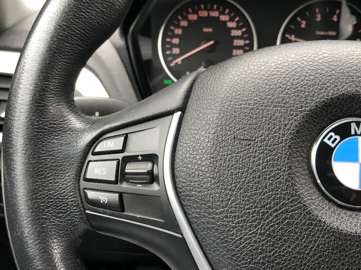 116i Centennial Executive, FACELIFT, HARMAN/KARDON, NAVIGATIE, CRUISE CONTROL, CLIMATE CONTROL, LICHTMETAAL 16"
