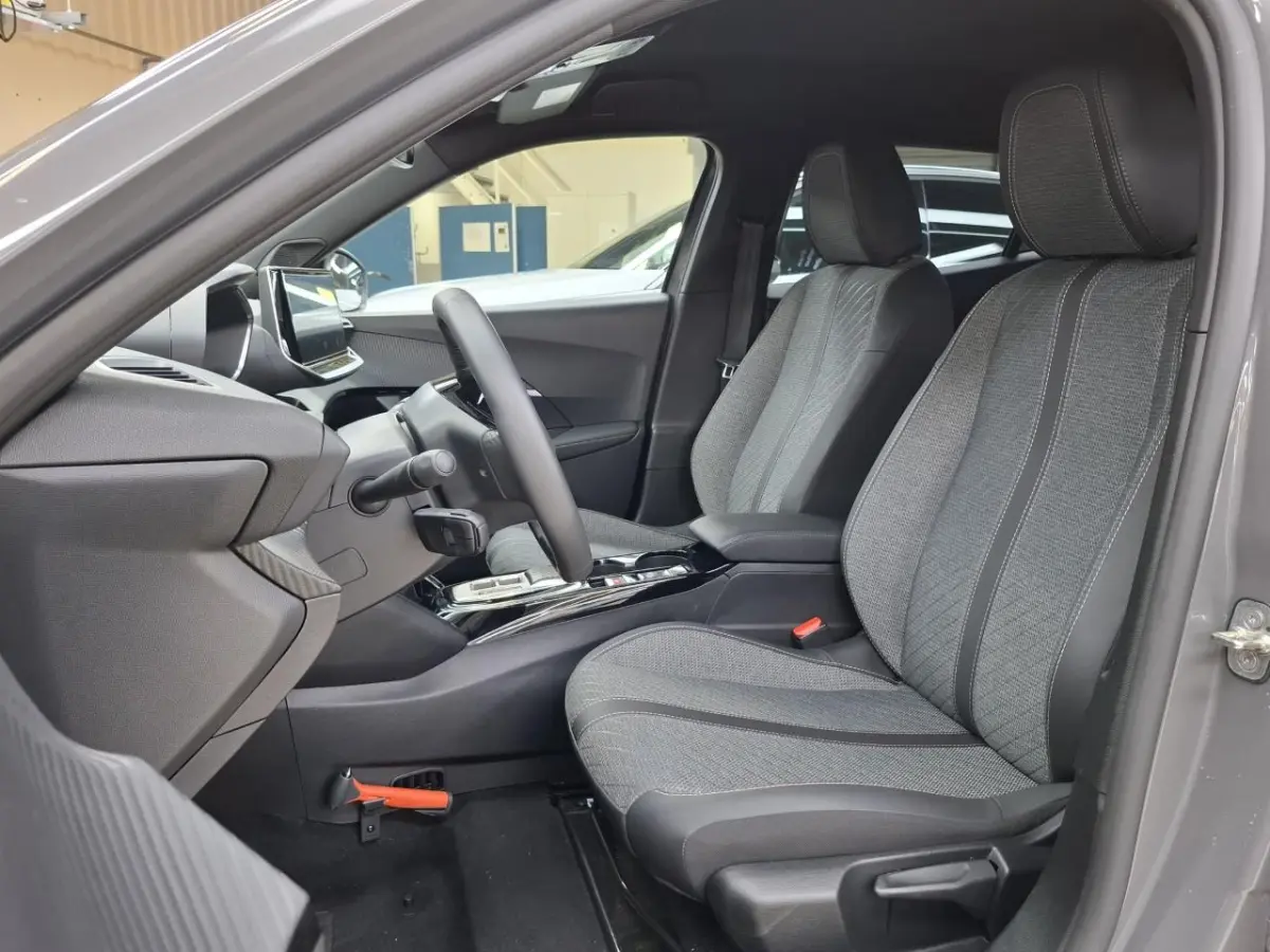 1.2 Hybrid 145 Allure Cruise | Navigatie | Climate | Apple Carplay/Android Auto| DAB ontvanger | Dakrails | Dimlichten automatisch