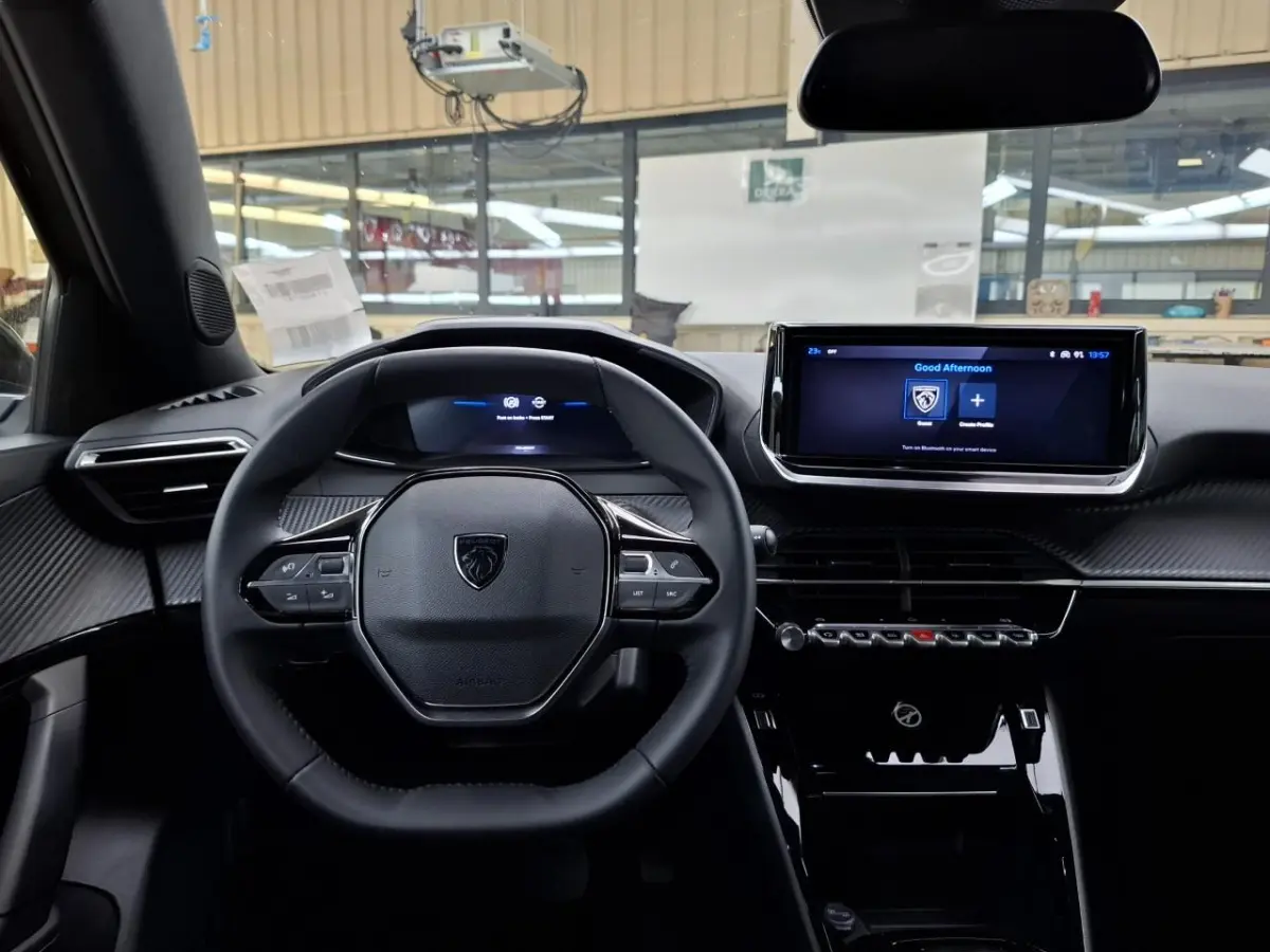 1.2 Hybrid 145 Allure Cruise | Navigatie | Climate | Apple Carplay/Android Auto| DAB ontvanger | Dakrails | Dimlichten automatisch