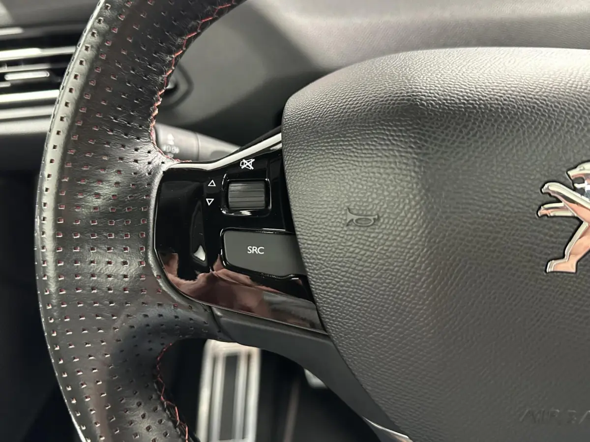 1.2 PureTech GT-line 131PK PANO CRUISE CAMERA CLIMA CARPLAY
