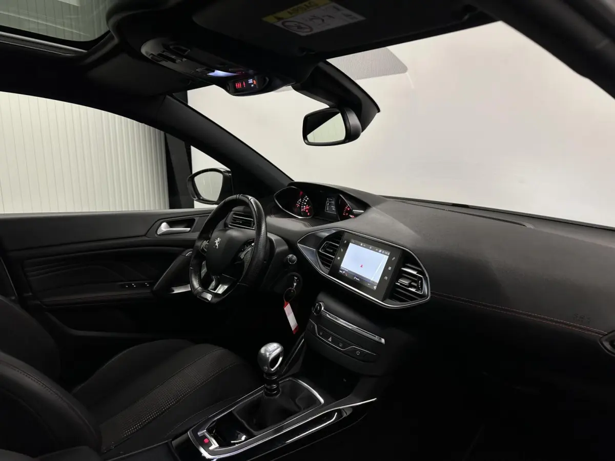 1.2 PureTech GT-line 131PK PANO CRUISE CAMERA CLIMA CARPLAY