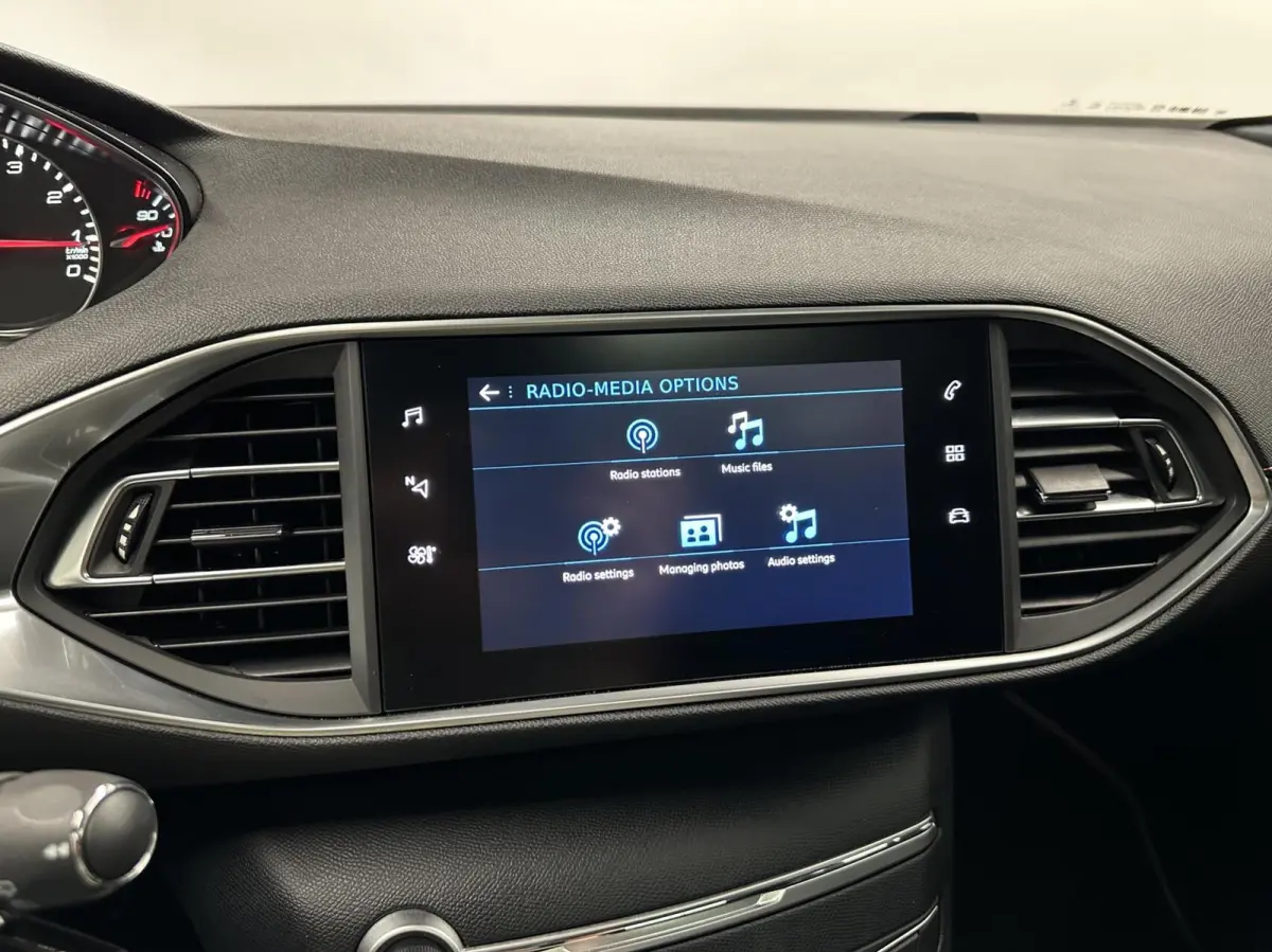 1.2 PureTech GT-line 131PK PANO CRUISE CAMERA CLIMA CARPLAY
