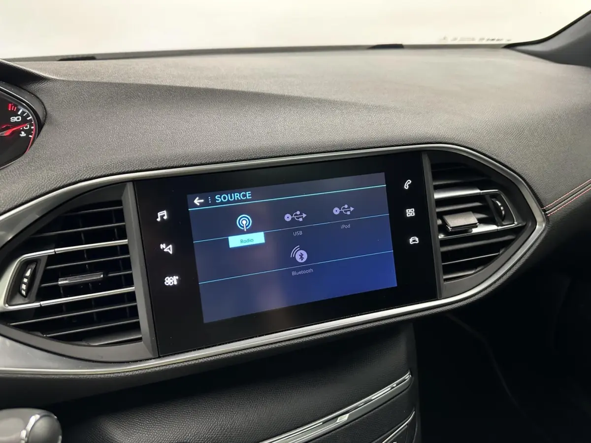 1.2 PureTech GT-line 131PK PANO CRUISE CAMERA CLIMA CARPLAY