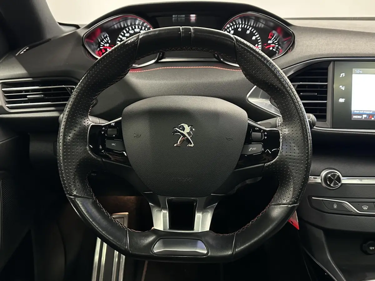 1.2 PureTech GT-line 131PK PANO CRUISE CAMERA CLIMA CARPLAY