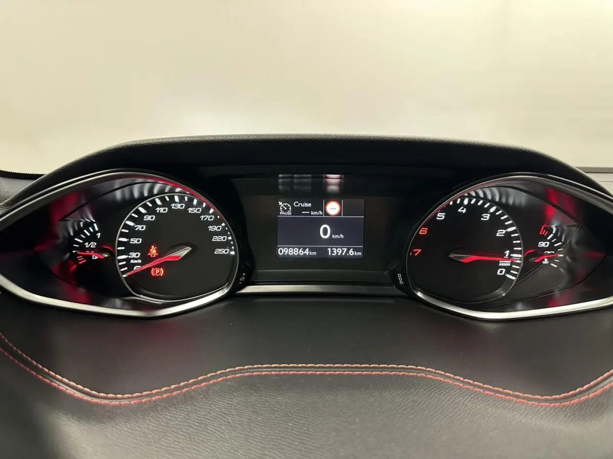 1.2 PureTech GT-line 131PK PANO CRUISE CAMERA CLIMA CARPLAY