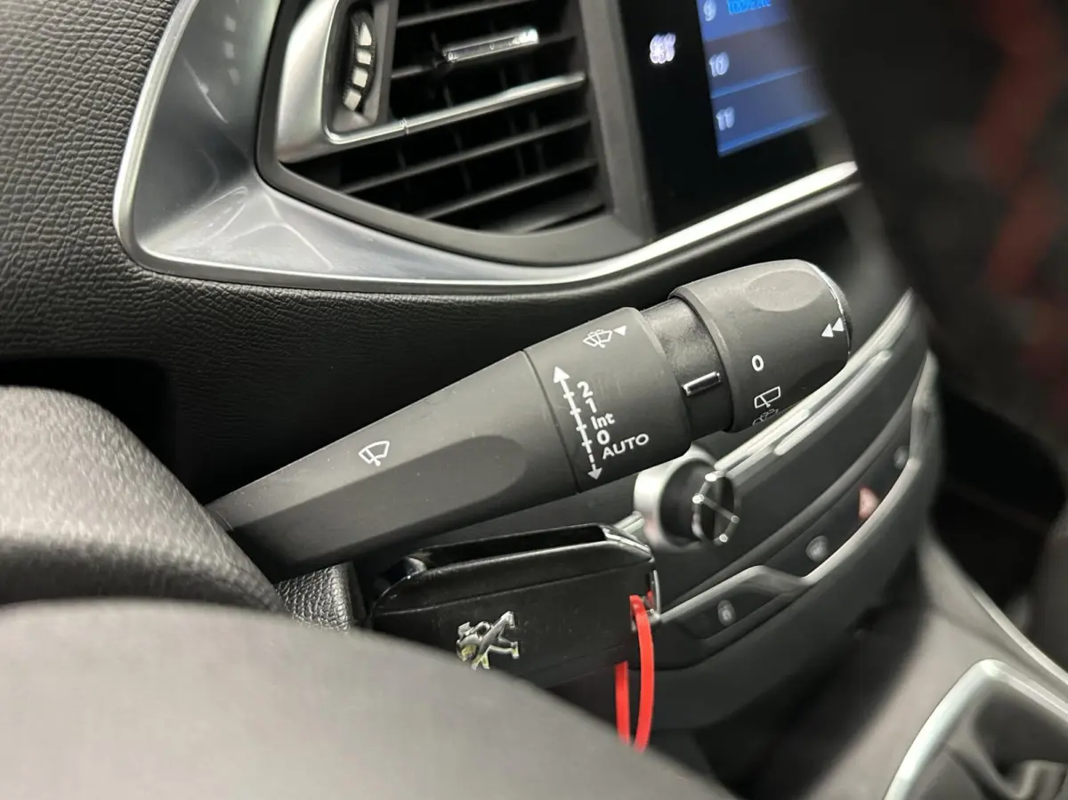 1.2 PureTech GT-line 131PK PANO CRUISE CAMERA CLIMA CARPLAY