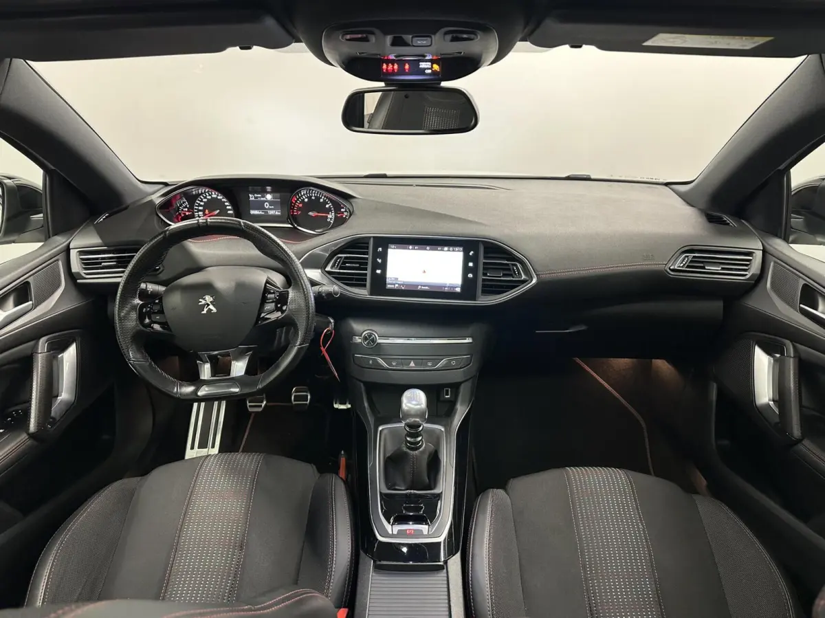 1.2 PureTech GT-line 131PK PANO CRUISE CAMERA CLIMA CARPLAY