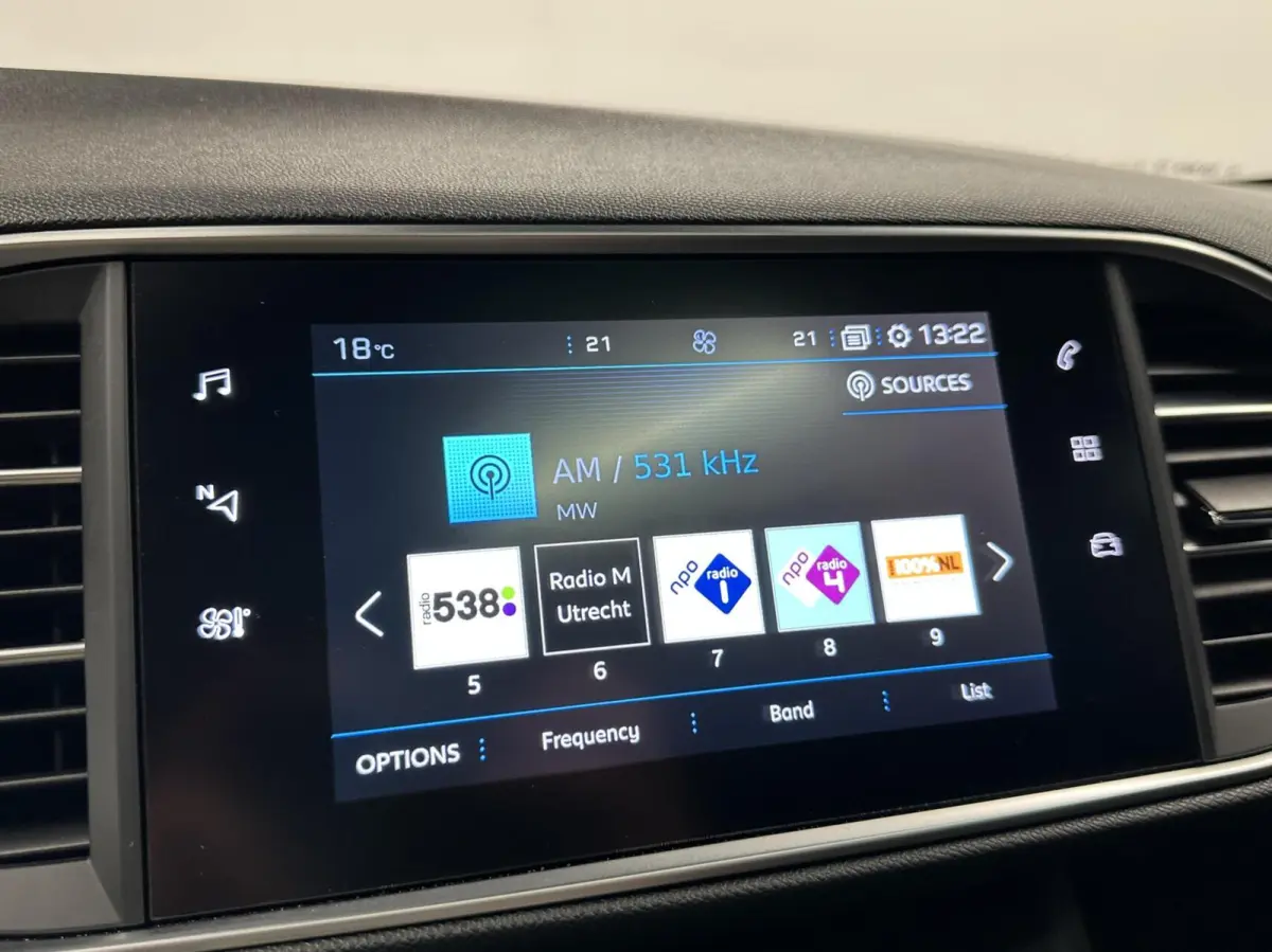 1.2 PureTech GT-line 131PK PANO CRUISE CAMERA CLIMA CARPLAY