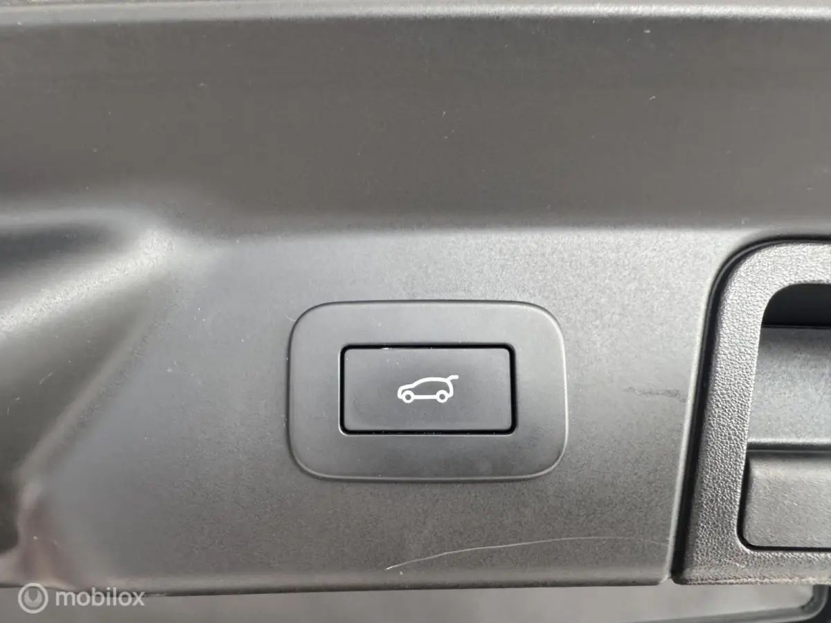 2.0 P400e AWD S PHEV R-DYNAMIC