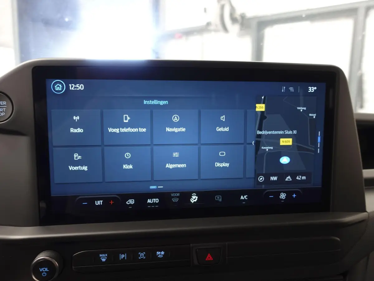 300 2.0 TDCI L2H1 Trend Nieuw Model Automaat Airco Navigatie Cruise Control Camera Trekhaak