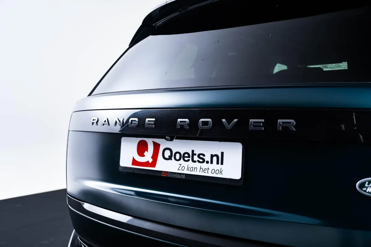 4.4 P530 Trekhaak - Panoramadak - Adaptieve Cruise Control - SV Bespoke Hemelbekleding/vloermatten - SV Bespoke volledig uitgebreide Leder upgrade - HomeLink - Shadow Exterior Pack -