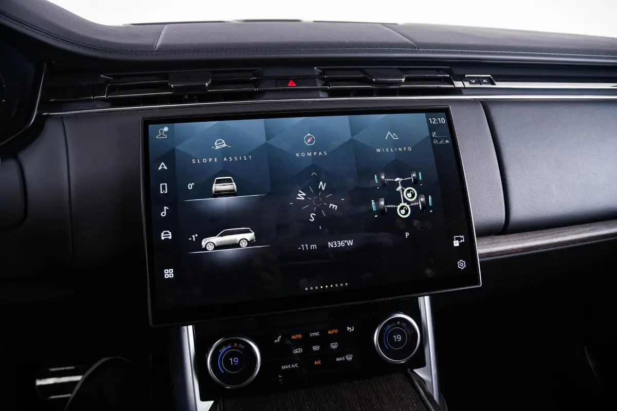 4.4 P530 Trekhaak - Panoramadak - Adaptieve Cruise Control - SV Bespoke Hemelbekleding/vloermatten - SV Bespoke volledig uitgebreide Leder upgrade - HomeLink - Shadow Exterior Pack -