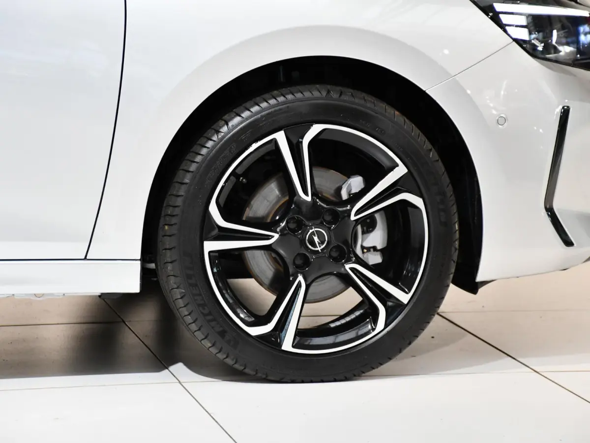 1.2 Turbo Hybrid Ultimate | Leverbaar per januari |