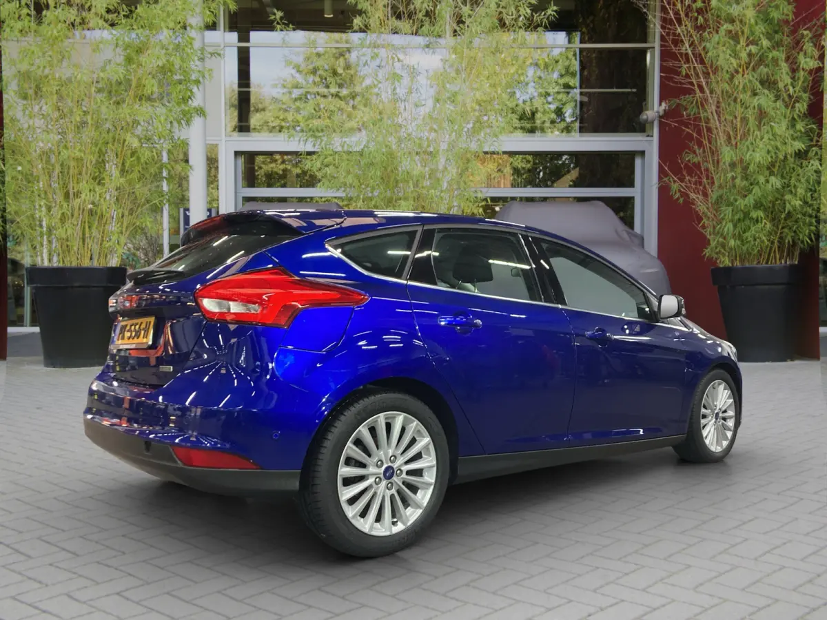 5DRS 125 PK Titanium Voorruitverw | Nav | Cruise control | Dealer onderhouden | 1ste eigenaar |