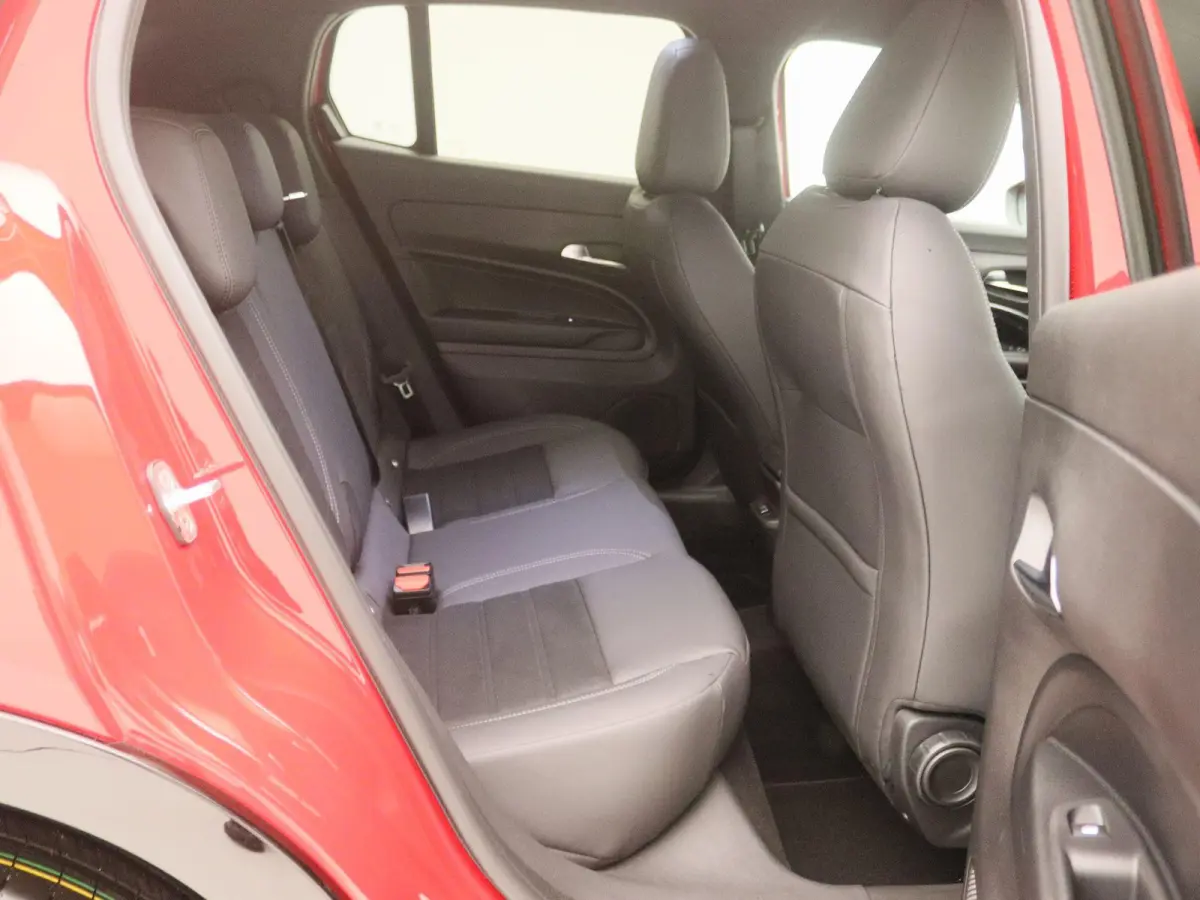 1.2 Hybrid Sport | 145 PK | Zwarte Velgen | NAVI | Alcantara | Demo |
