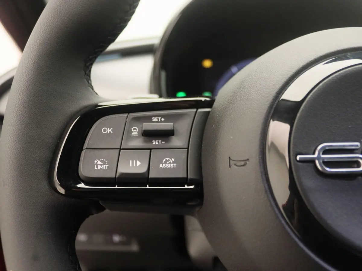 1.2 Hybrid Sport | 145 PK | Zwarte Velgen | NAVI | Alcantara | Demo |