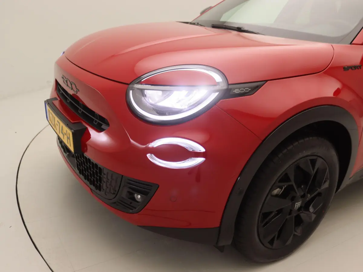 1.2 Hybrid Sport | 145 PK | Zwarte Velgen | NAVI | Alcantara | Demo |