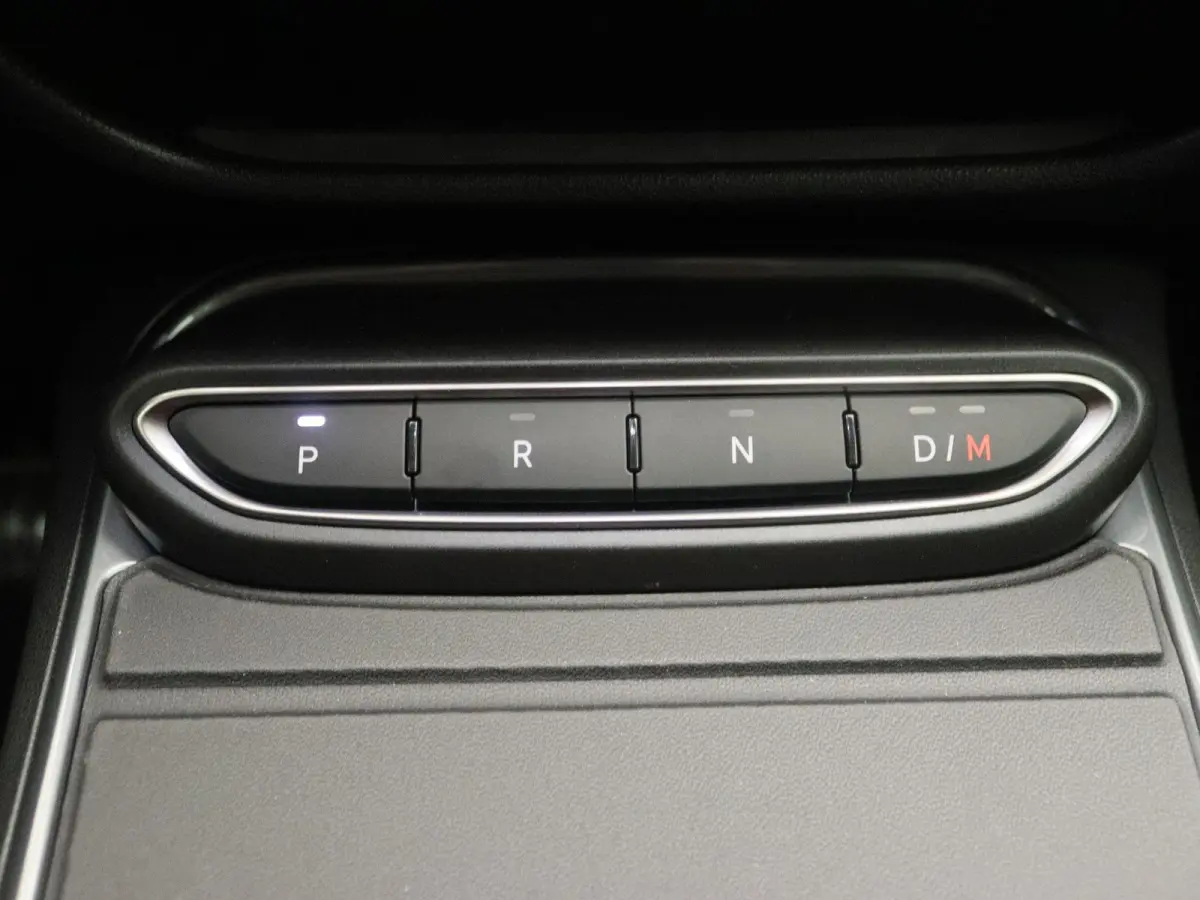 1.2 Hybrid Sport | 145 PK | Zwarte Velgen | NAVI | Alcantara | Demo |