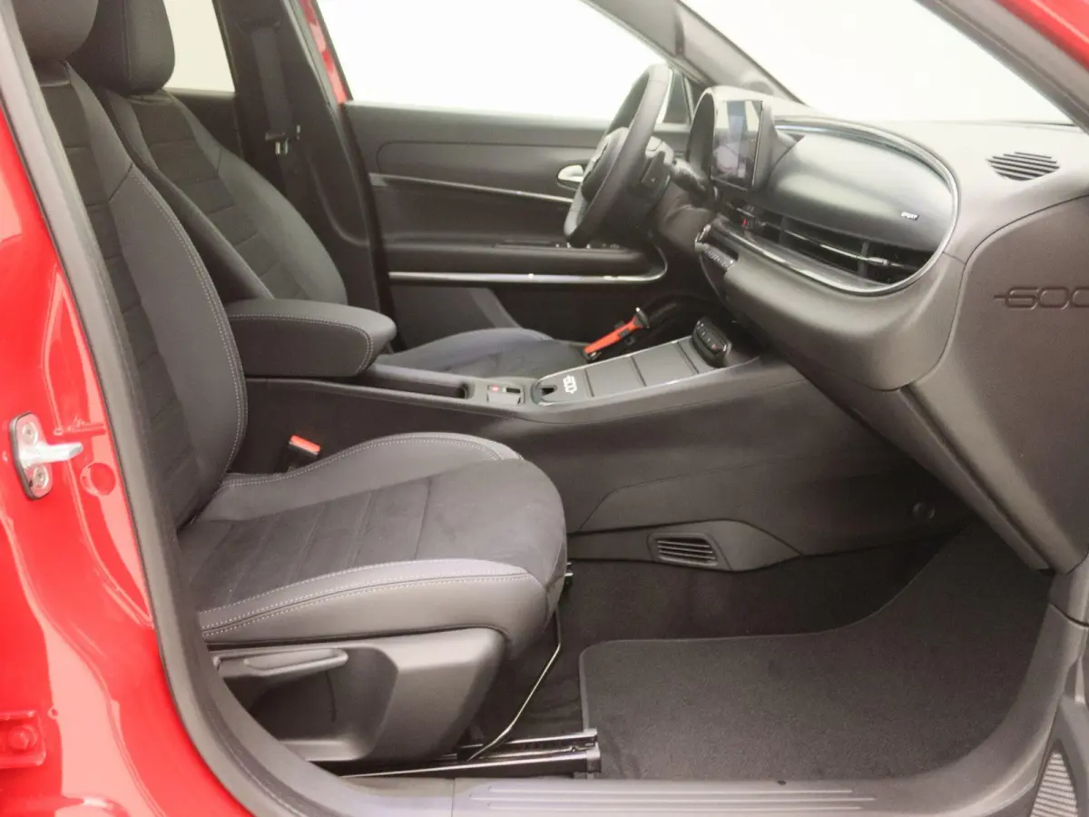 1.2 Hybrid Sport | 145 PK | Zwarte Velgen | NAVI | Alcantara | Demo |