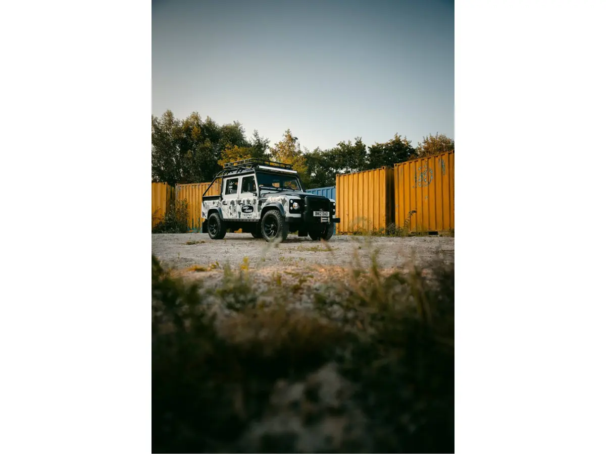 TROPHY 2 Works V8 1of4 | 1 of 4 LHD Defender Trophy 2 Crew Cab | WARN |