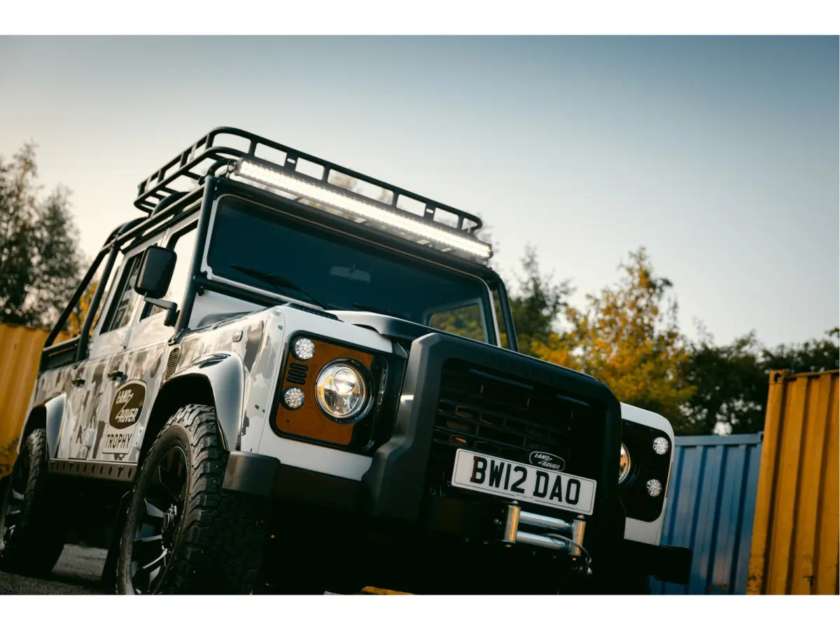 TROPHY 2 Works V8 1of4 | 1 of 4 LHD Defender Trophy 2 Crew Cab | WARN |