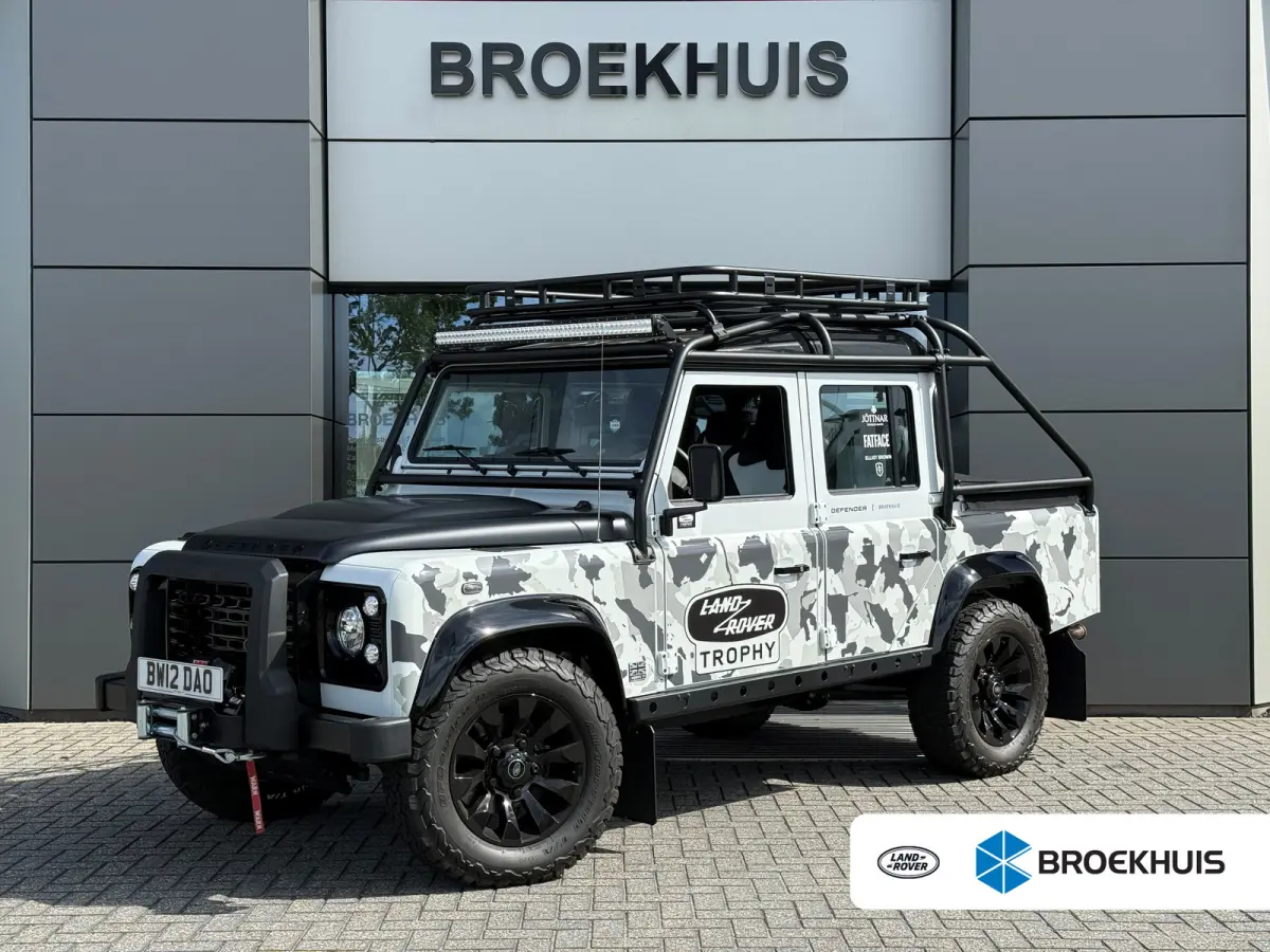 TROPHY 2 Works V8 1of4 | 1 of 4 LHD Defender Trophy 2 Crew Cab | WARN |