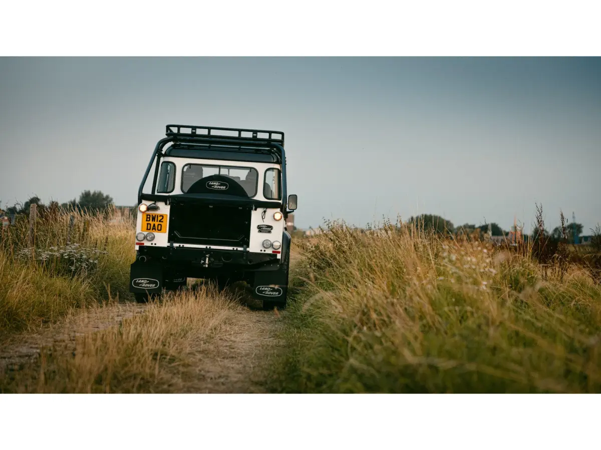 TROPHY 2 Works V8 1of4 | 1 of 4 LHD Defender Trophy 2 Crew Cab | WARN |