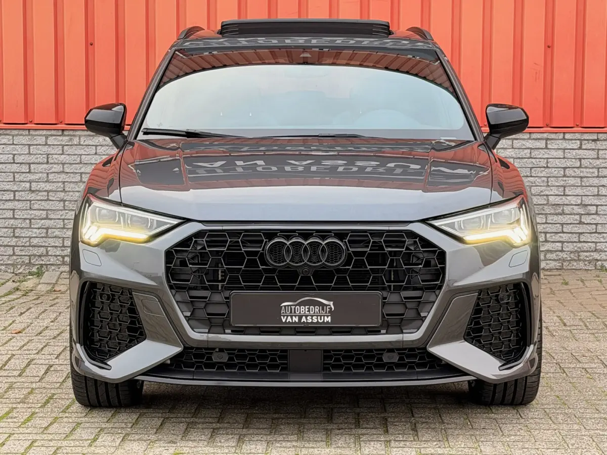 45 TFSI quattro 3x S-Line RSQ3 Look Pano Camera 20"