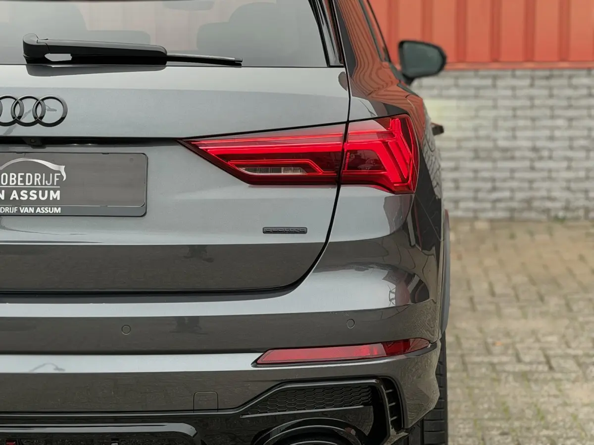 45 TFSI quattro 3x S-Line RSQ3 Look Pano Camera 20"