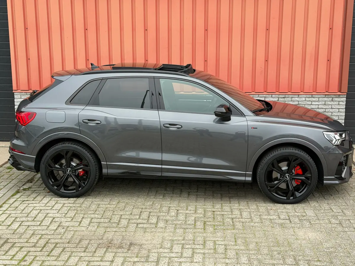 45 TFSI quattro 3x S-Line RSQ3 Look Pano Camera 20"