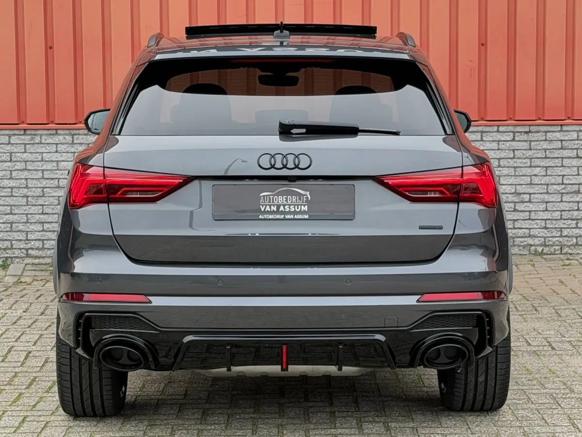45 TFSI quattro 3x S-Line RSQ3 Look Pano Camera 20"