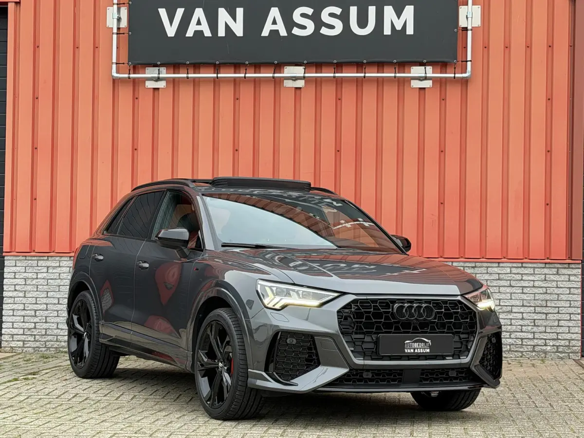 45 TFSI quattro 3x S-Line RSQ3 Look Pano Camera 20"