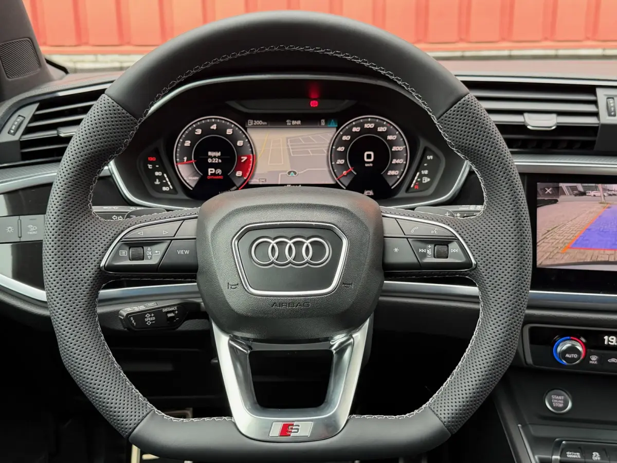45 TFSI quattro 3x S-Line RSQ3 Look Pano Camera 20"