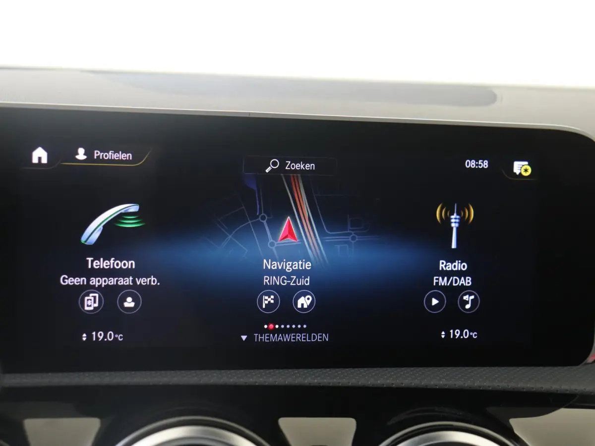 180 Business Solution AMG / Panoramadak/ Memory/ Sfeerverlichting