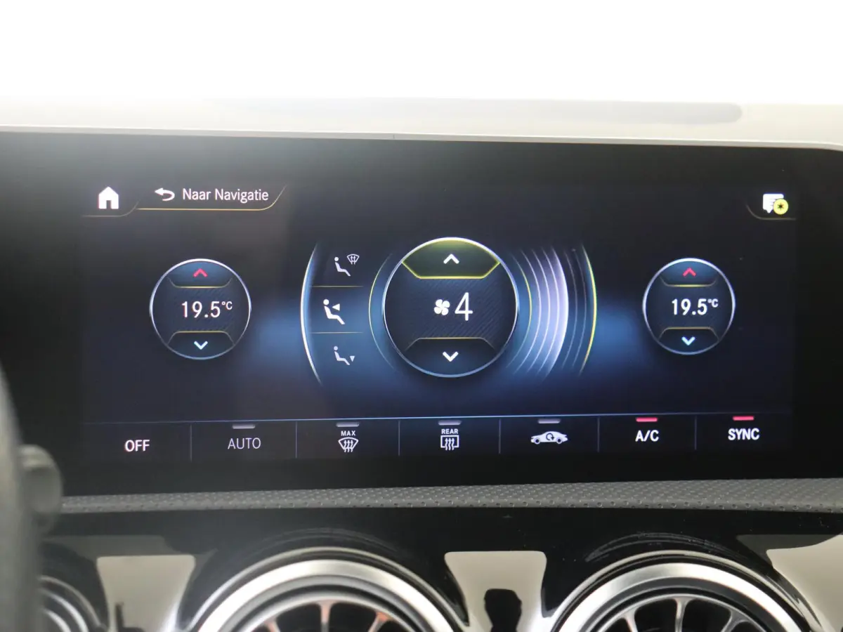 180 Business Solution AMG / Panoramadak/ Memory/ Sfeerverlichting