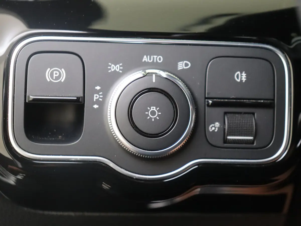 180 Business Solution AMG / Panoramadak/ Memory/ Sfeerverlichting