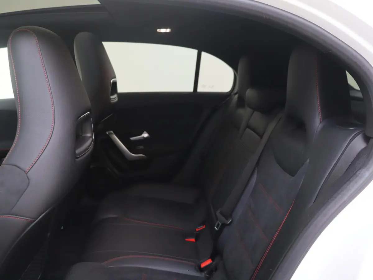 180 Business Solution AMG / Panoramadak/ Memory/ Sfeerverlichting