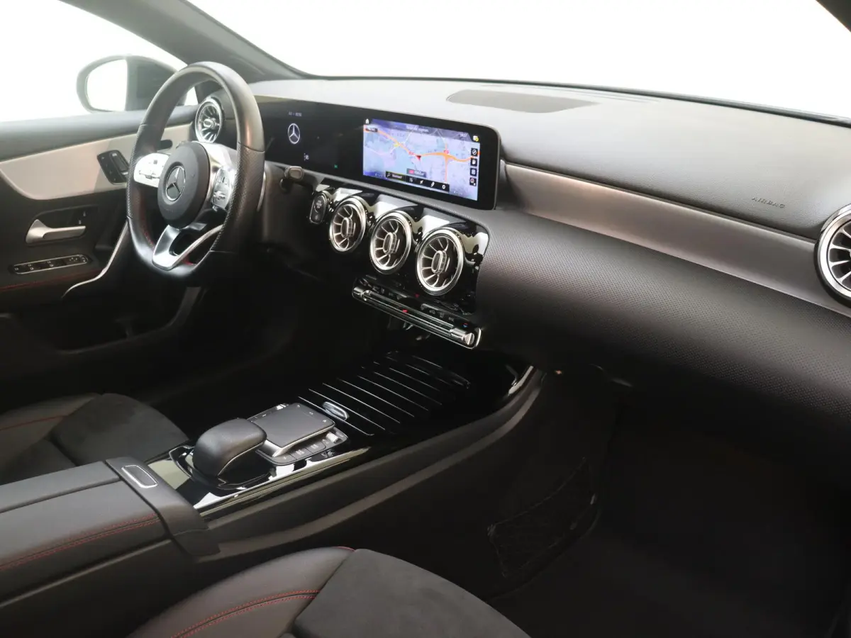 180 Business Solution AMG / Panoramadak/ Memory/ Sfeerverlichting