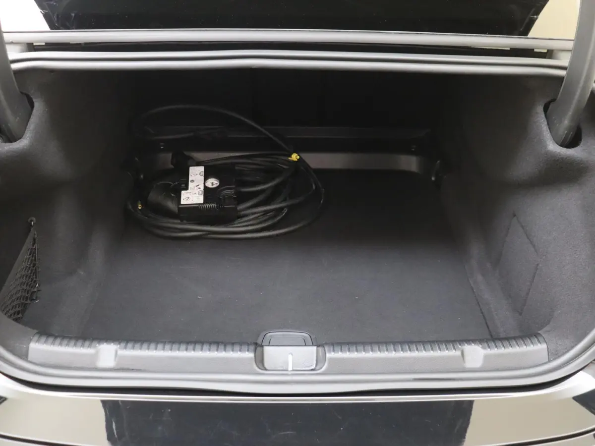 350+ Launch Edition AMG Line 91 kWh / AMG/ Panoramadak/ Memory/ SoH 100%/