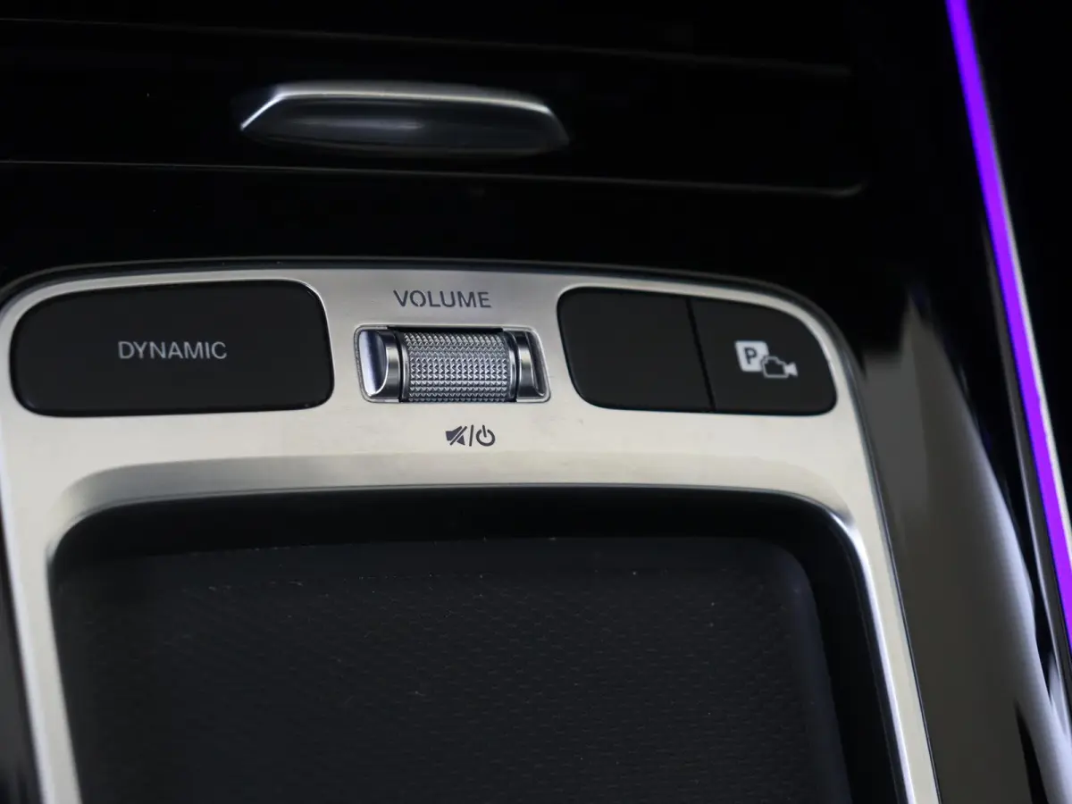 180 AMG Line / 360Graden-Camera / Panoramadak / Sfeerverlichting /
