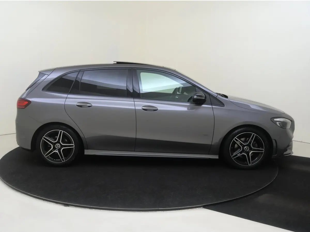 180 AMG Line / 360Graden-Camera / Panoramadak / Sfeerverlichting /