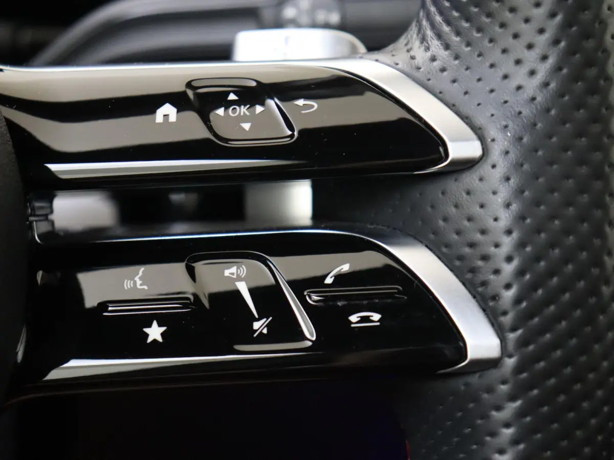 180 AMG Line / 360Graden-Camera / Panoramadak / Sfeerverlichting /