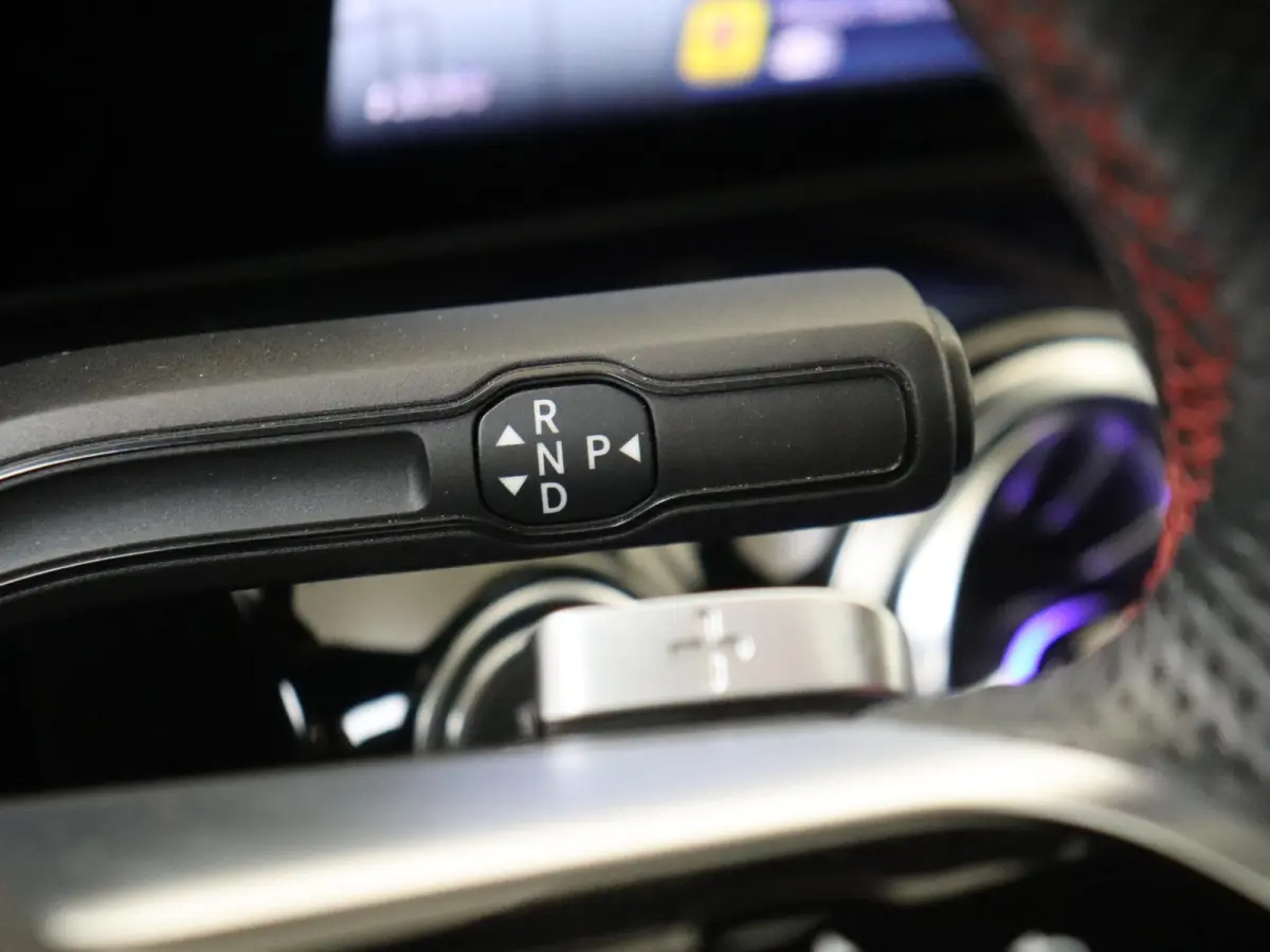180 AMG Line / 360Graden-Camera / Panoramadak / Sfeerverlichting /
