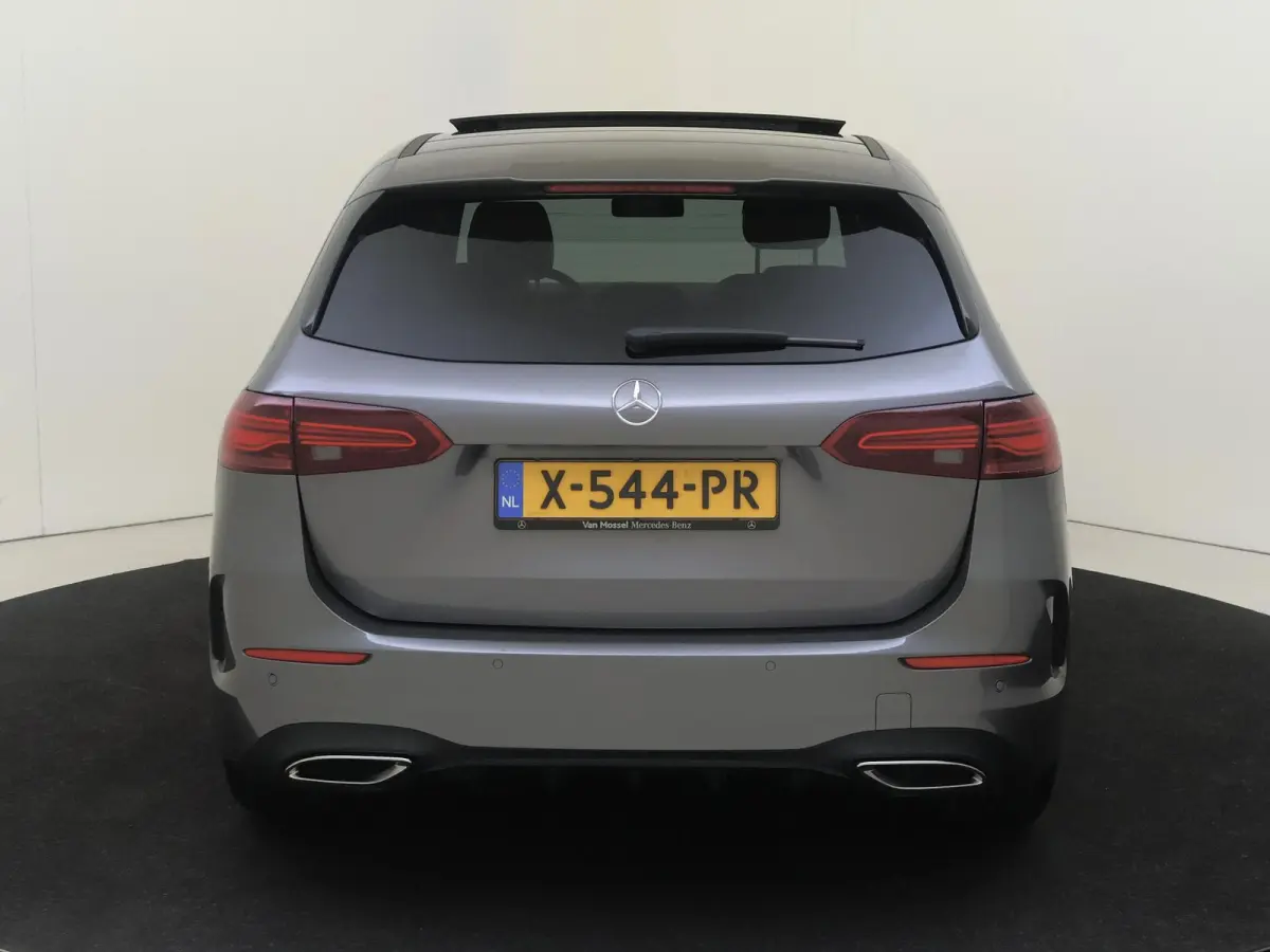 180 AMG Line / 360Graden-Camera / Panoramadak / Sfeerverlichting /