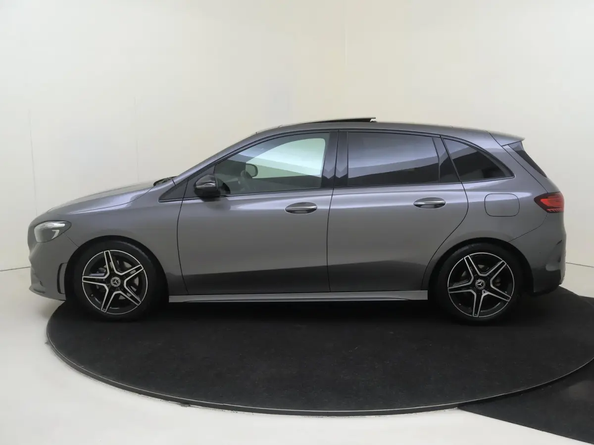 180 AMG Line / 360Graden-Camera / Panoramadak / Sfeerverlichting /