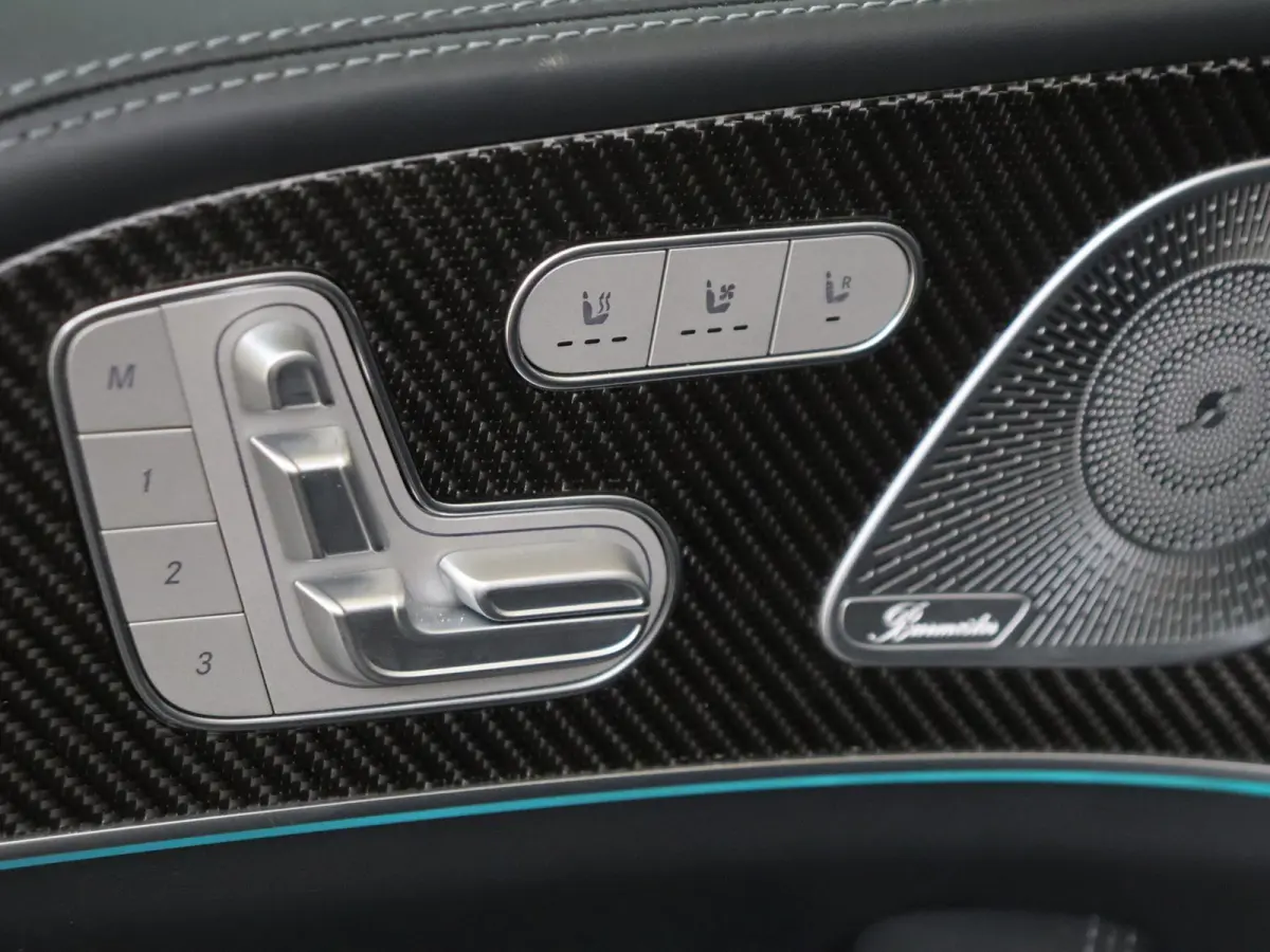 AMG 63 S 4MATIC+ / Panoramadak/ 22 inch/ Burmester/ Memory/ Carbon int. + stuur/ Stoelverwarming V+A