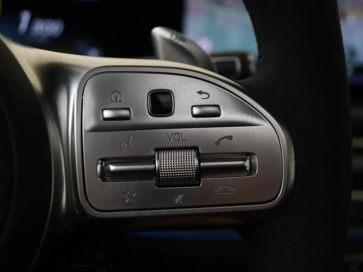 AMG 63 S 4MATIC+ / Panoramadak/ 22 inch/ Burmester/ Memory/ Carbon int. + stuur/ Stoelverwarming V+A