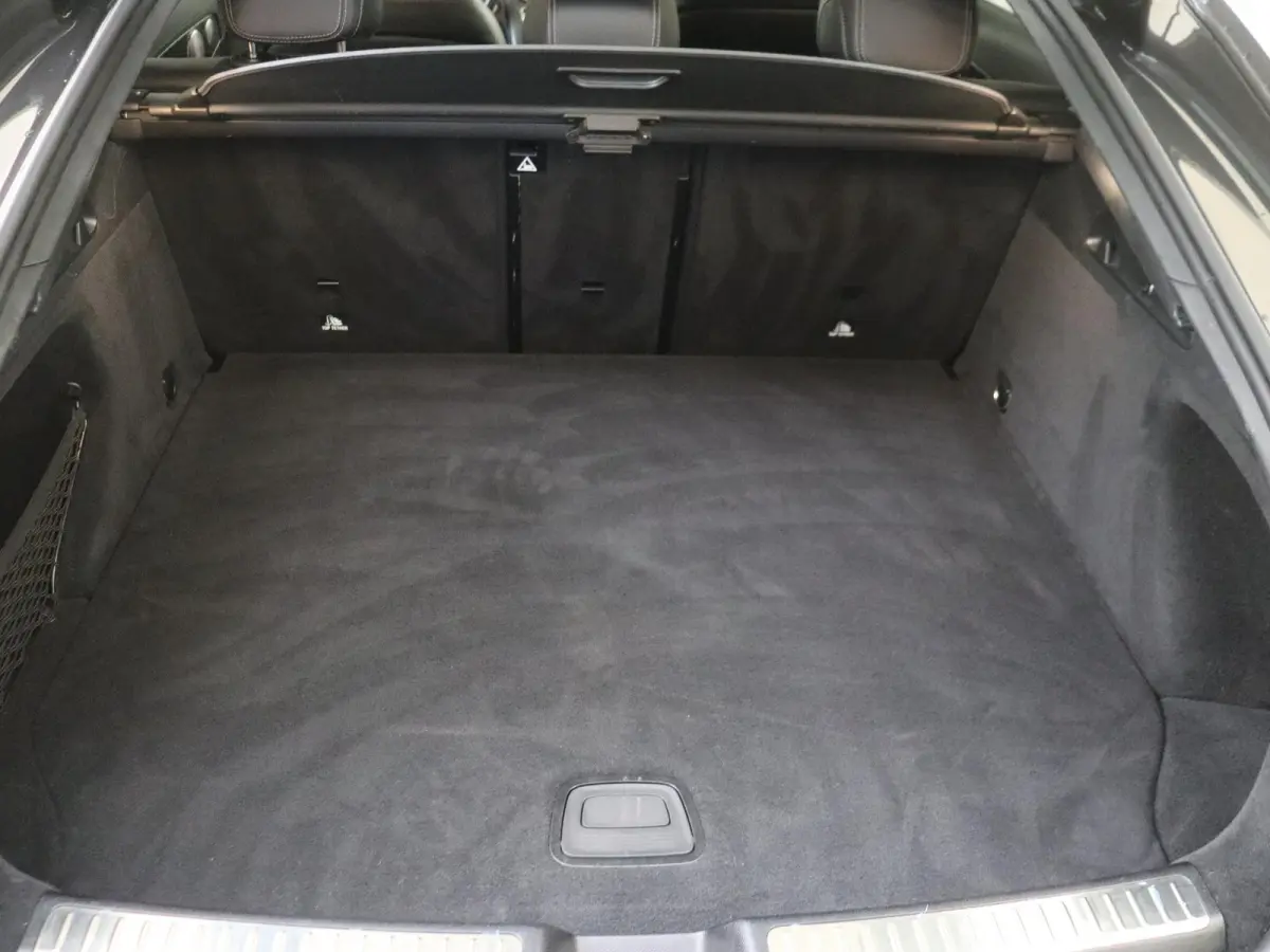 300e 4MATIC Premium Plus / AMG/ 20 inch/ Stoelverwarming V+A/ AIRMATIC/ Burmester