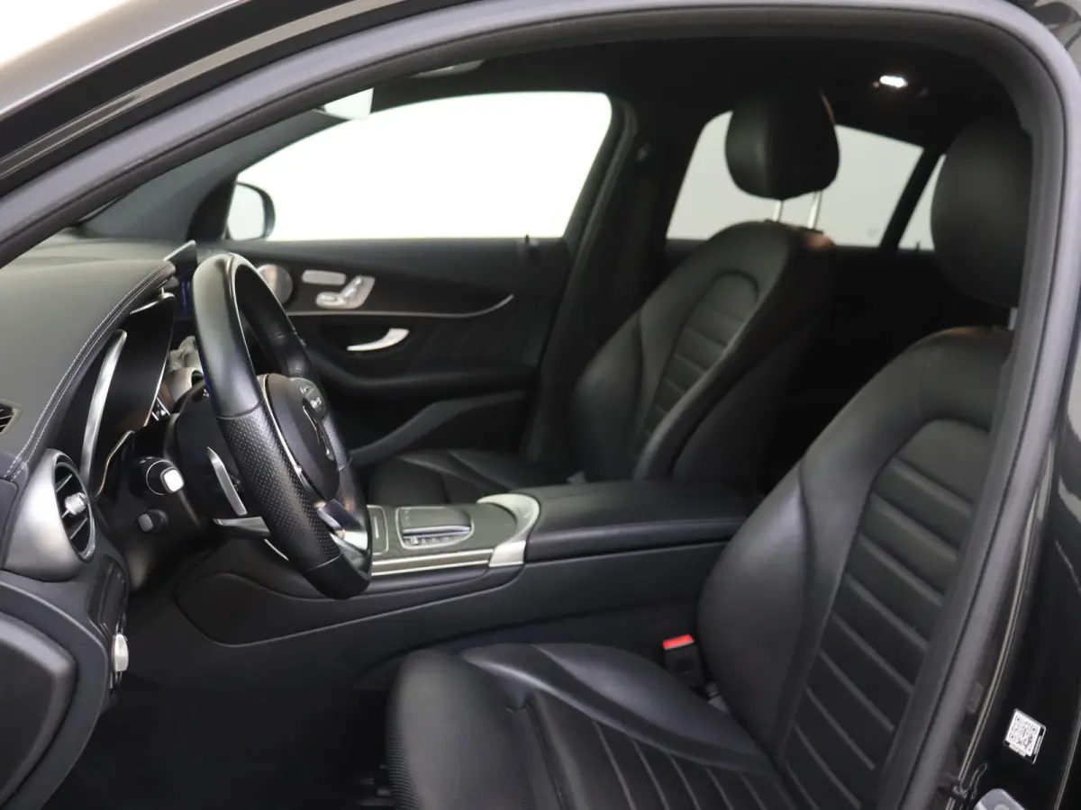 300e 4MATIC Premium Plus / AMG/ 20 inch/ Stoelverwarming V+A/ AIRMATIC/ Burmester