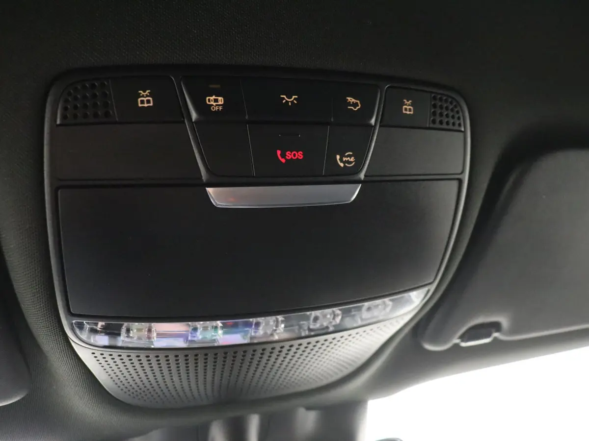 300e 4MATIC Premium Plus / AMG/ 20 inch/ Stoelverwarming V+A/ AIRMATIC/ Burmester